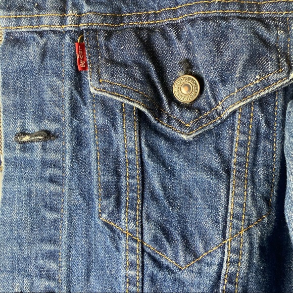 VTG Levi’s Embroidered Denim Jacket - Picture 4 of 14